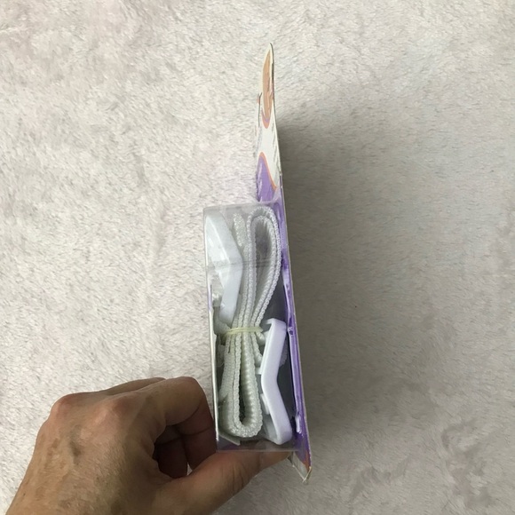 ✨✨5/$10✨✨Dreambaby 2 Furniture Straps Helps Secure Furniture To Wall Prevents - Picture 8 of 11